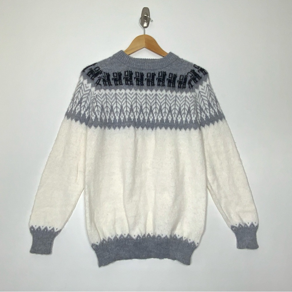 Gambia Women’s Alpaca Fair Isle Crew Neck Sweater. Gray and White. Size Medium.